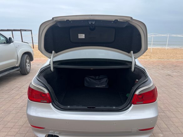 2004 BMW 5 серии 520i V (E60/E61), серебристый - вид 12