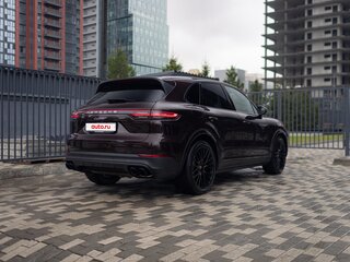 2021 Porsche Cayenne III, коричневый, 9000000 рублей, вид 3