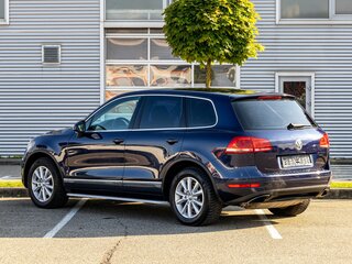 2012 Volkswagen Touareg II, синий, 1755000 рублей, вид 4