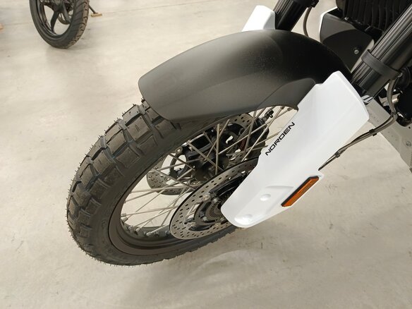 2023 Husqvarna Norden 901, серый, 1490000 рублей - вид 7