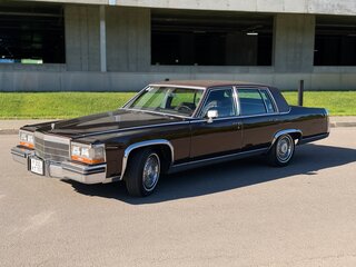 1984 Cadillac Fleetwood Brougham II Рестайлинг, коричневый, 3900000 рублей, вид 1