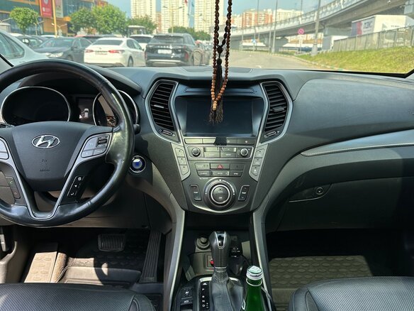 2017 Hyundai Santa Fe Grand III Рестайлинг, чёрный, 2600000 рублей - вид 4