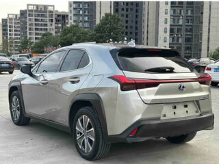 2022 Lexus UX 300e I, серебристый, 2975000 рублей, вид 4