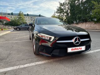2019 Mercedes-Benz A-Класс 200 IV (W177), чёрный, 2000000 рублей, вид 4