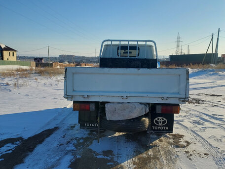 1996 Toyota Dyna, белый, 1500000 рублей, вид 4