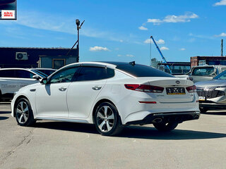 2020 Kia Optima IV Рестайлинг, белый, 1770000 рублей, вид 3