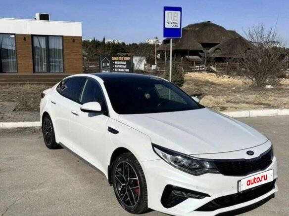2018 Kia Optima IV Рестайлинг, белый, 2400000 рублей - вид 3