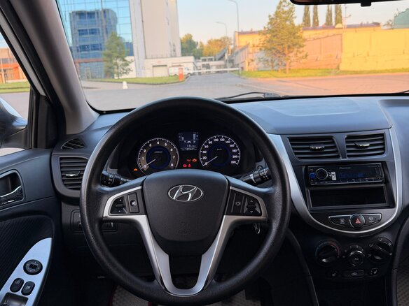 2012 Hyundai Solaris I, белый, 700000 рублей - вид 7