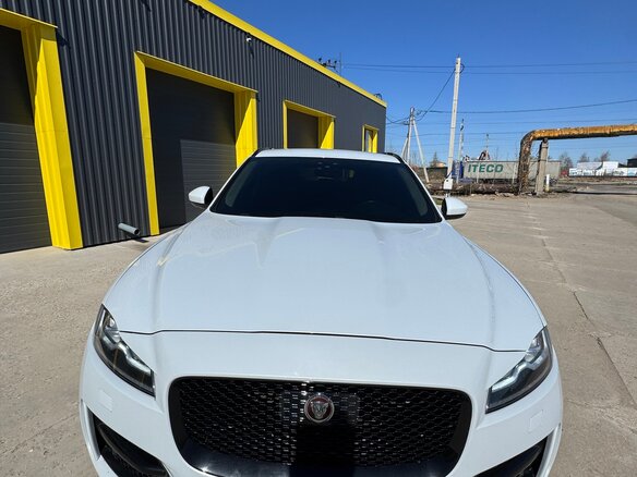 2018 Jaguar F-Pace I, белый, 2550000 рублей - вид 3