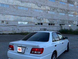 2001 Toyota Carina VII (T210), белый, 450000 рублей, вид 3