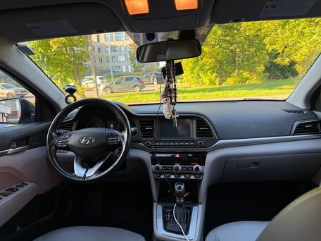 2019 Hyundai Elantra VI (AD) Рестайлинг, чёрный, 1400000 рублей, вид 5