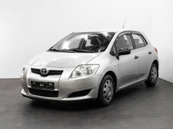 2009 Toyota Auris I, серебристый, 950000 рублей