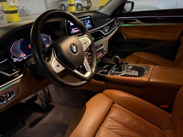 2022 BMW 7 серии Long 740Ld xDrive VI (G11/G12) Рестайлинг, чёрный, 8000000 рублей - вид 2