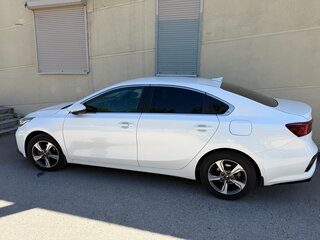 2020 Kia Cerato IV, белый, 2100000 рублей, вид 3