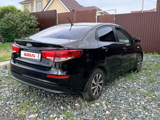 2016 Kia Rio III Рестайлинг, чёрный, 800000 рублей, вид 4