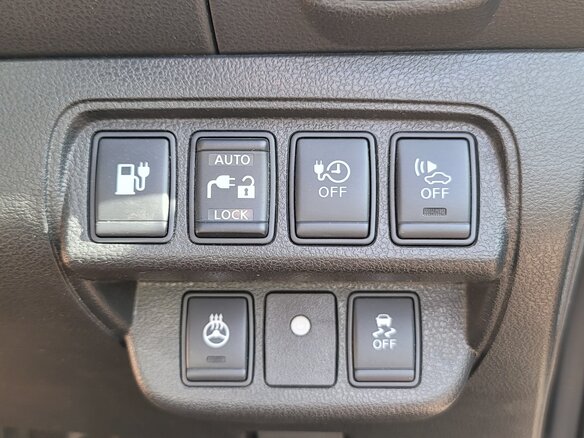 2016 Nissan Leaf 30kWh I (ZE0/AZE0), белый, 999000 рублей - вид 19
