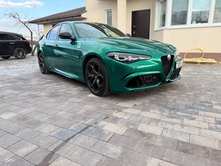 2022 Alfa Romeo Giulia Quadrifoglio II (952) Рестайлинг, зелёный, 5700000 рублей, вид 2