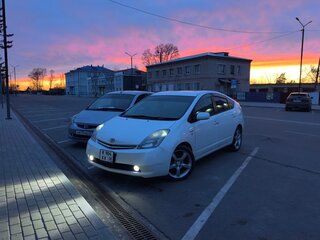 2008 Toyota Prius II Рестайлинг (XW20), белый, 699999 рублей, вид 1
