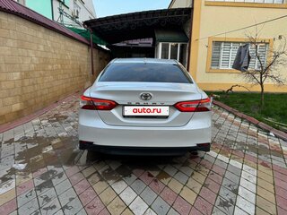 2019 Toyota Camry VIII (XV70), белый, 2250000 рублей, вид 3