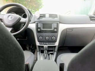 2015 Skoda Yeti I Рестайлинг, белый, 1300000 рублей, вид 4