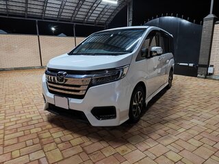 2018 Honda Stepwgn Spada V Рестайлинг, белый, 2550000 рублей, вид 2