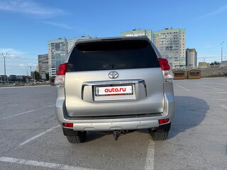 2010 Toyota Land Cruiser Prado 150 Series, серый, 2450000 рублей, вид 3