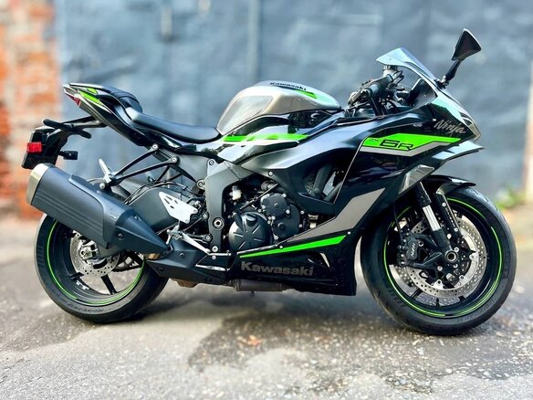2024 Kawasaki ZX-6 Ninja, серый, 1215000 рублей - вид 3