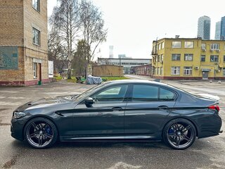 2017 BMW 5 серии 530d xDrive VII (G30/G31/G38), серый, 3000000 рублей, вид 2
