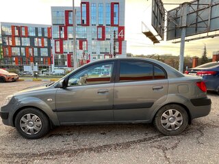 2006 Kia Rio II, серый, 390000 рублей, вид 2