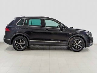 2018 Volkswagen Tiguan II, чёрный, 2990000 рублей, вид 4