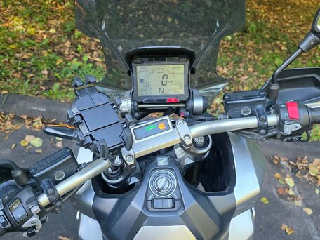 2017 Honda X-ADV, серебристый, 900000 рублей, вид 2