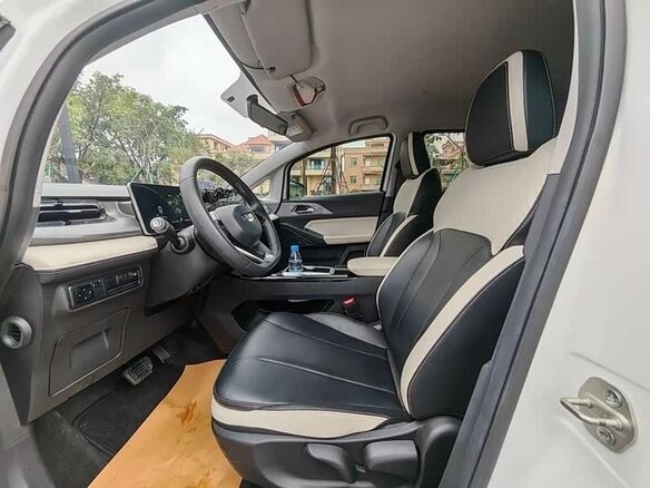 2024 Geely Geometry E 39.4 kWh, белый - вид 13