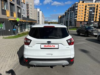 2017 Ford Kuga II Рестайлинг, белый, 1600000 рублей, вид 4