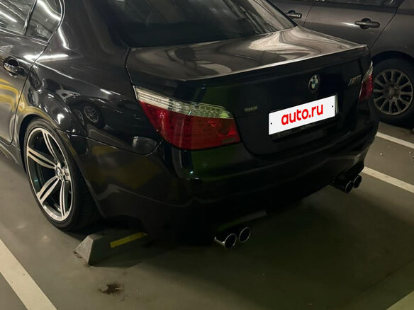 2008 BMW M5 IV (E60/E61), чёрный, 5000000 рублей - вид 3