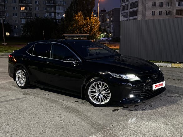 2019 Toyota Camry VIII (XV70), чёрный, 2950000 рублей - вид 1