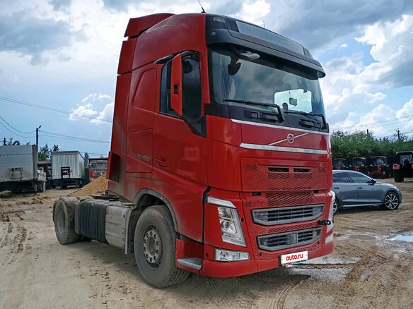 2015 Volvo FH, красный, 5538500 рублей - вид 1