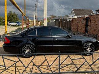 2007 Mercedes-Benz E-Класс 200 III (W211, S211) Рестайлинг, чёрный, 890000 рублей, вид 3