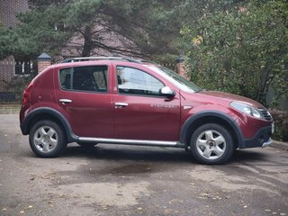 2012 Renault Sandero I, красный, 565000 рублей, вид 4