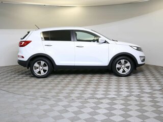 2011 Kia Sportage III, белый, 945000 рублей, вид 4