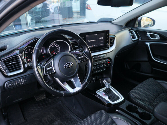 2020 Kia Ceed III, серебристый - вид 10