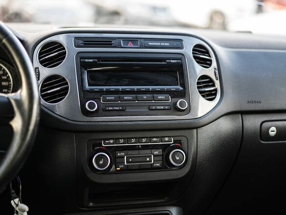 2012 Volkswagen Tiguan I Рестайлинг, чёрный, 899000 рублей - вид 5