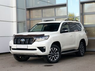 2022 Toyota Land Cruiser Prado 150 Series Рестайлинг 3, белый, 5980000 рублей, вид 1