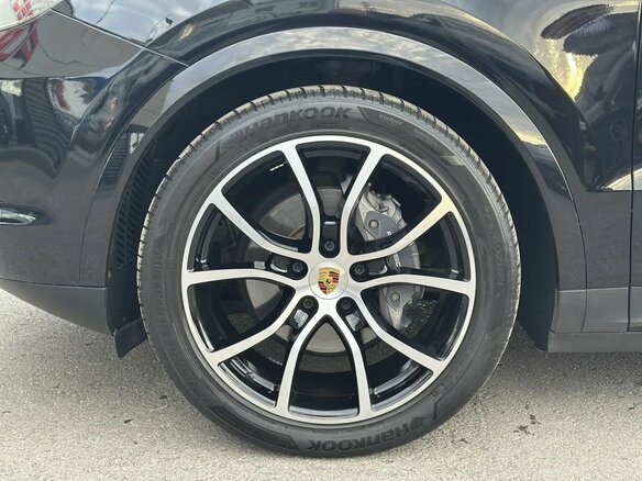 2021 Porsche Cayenne Coupé III, чёрный, 9270000 рублей - вид 3
