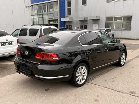 2012 Volkswagen Passat B7, чёрный - вид 3