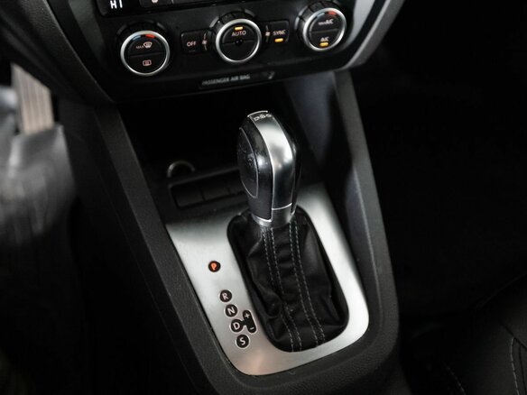 2013 Volkswagen Jetta VI, чёрный, 748000 рублей - вид 12