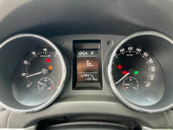 2014 Skoda Yeti I Рестайлинг, серебристый - вид 10