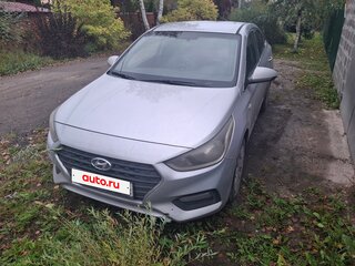 2017 Hyundai Solaris II, серебристый, 900000 рублей, вид 1