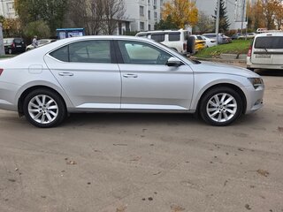 2017 Skoda Superb III, серебристый, 1590000 рублей, вид 4