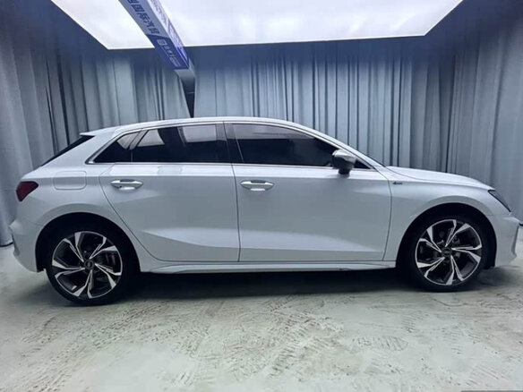 2022 Audi A3 Sportback 35 TFSI IV (8Y), белый, 1867999 рублей - вид 4