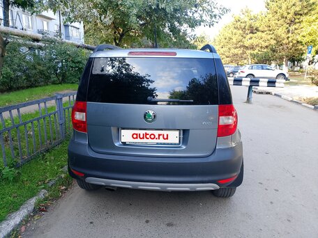 2011 Skoda Yeti I, серый, 680000 рублей, вид 4
